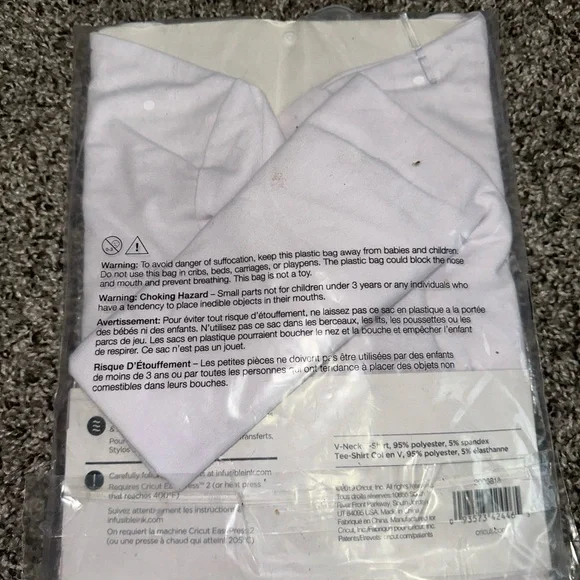 Cricut Women's Infusible Ink V-Neck T-Shirt Blank, White - shirt size medium - Picture 2 of 2